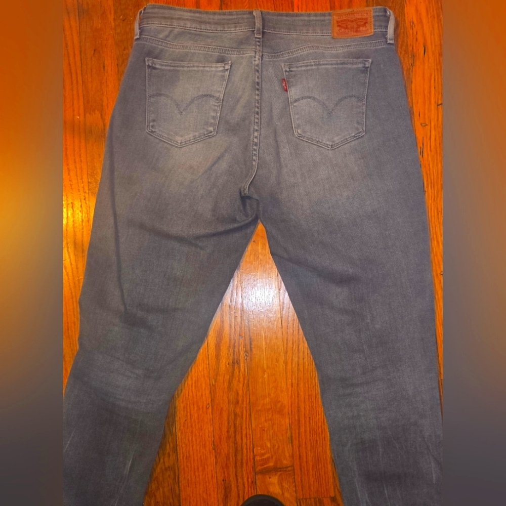 Levis 711 Gray Skinny Jean 28